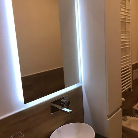 Riva Reno 54 Gasthuis Bologna