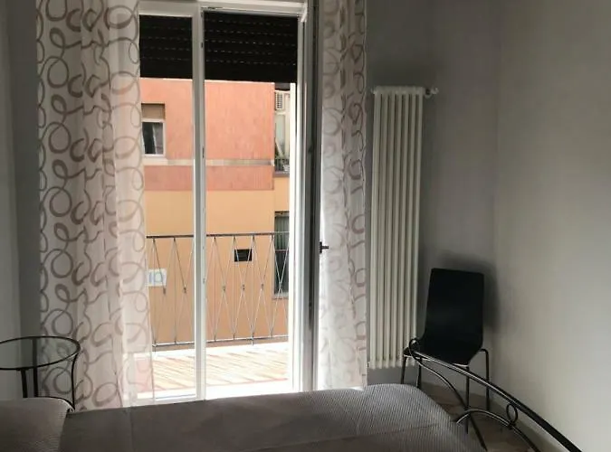 Riva Reno 54 게스트하우스 볼로냐